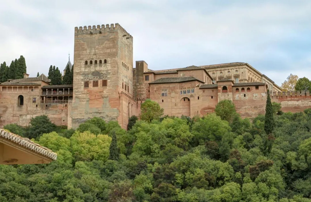 Chezmoihomes Unique Alhambra Views-1